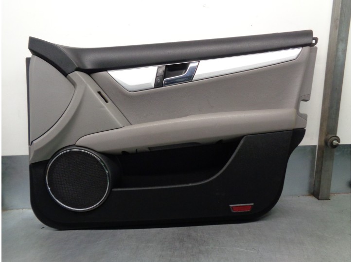 Recambio de guarnecido puerta delantera derecha para mercedes-benz clase c (w204) berlina c 320 cdi (204.022) referencia OEM IAM
