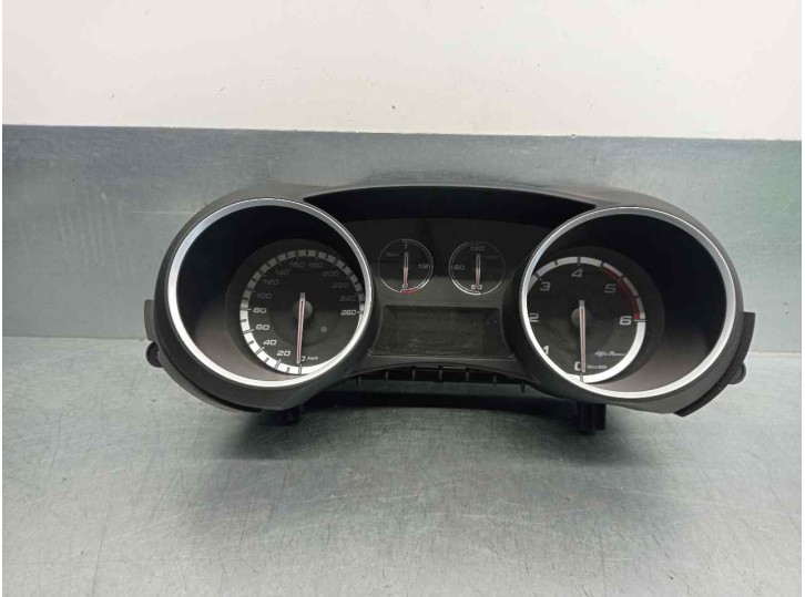Recambio de cuadro instrumentos para alfa romeo giulietta (191) 2.0 jtdm referencia OEM IAM 50516478 A2C53352738 CONTINENTAL
