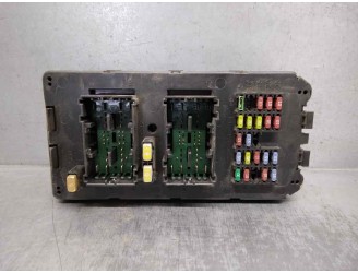 Recambio de caja reles / fusibles para jeep gr. cherokee (wh) 3.0 crd cat referencia OEM IAM 56050066AC 0184379 