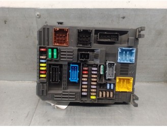 Recambio de caja reles / fusibles para citroën c4 picasso ii 1.6 bluehdi 120 referencia OEM IAM 9819851380 28550133 DELPHI
