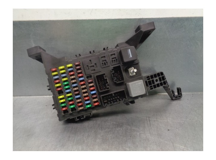 Replacement relay / fuse box for Jaguar X-Type 2.0 D Classic OEM IAM reference 4X4314A073AD 