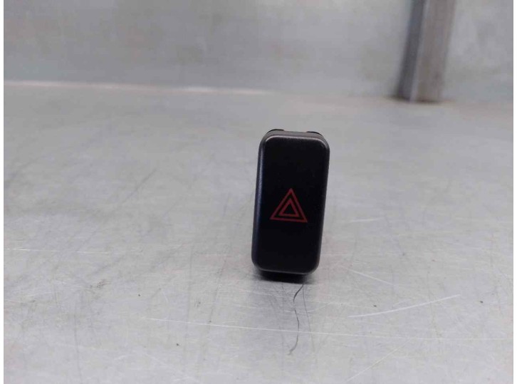 Recambio de warning para mazda 323 berlina c/f/s (ba) 1.5 c referencia OEM IAM 153132 
