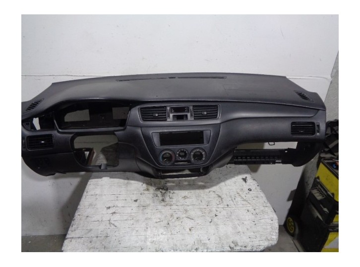 Recambio de salpicadero para mitsubishi lancer berlina/familiar (cs0aw) 1.6 cat referencia OEM IAM MN177707HA NEGRO 