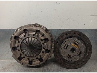 Replacement clutch kit for MG Series 45 (RT) Classic (4-door) OEM IAM reference 120024610 LUK