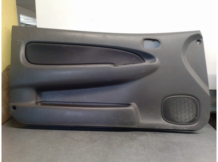 Recambio de guarnecido puerta delantera izquierda para mazda 323 berlina c/f/s (ba) 1.5 c referencia OEM IAM B22D68450C B22D6845