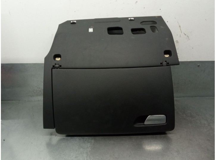 Recambio de guantera para audi a3 sportback (8va, 8vf) 2.0 tdi referencia OEM IAM 8V1857104  