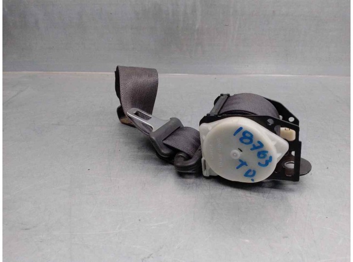 Replacement rear right seat belt for Mazda 323 Saloon C/F/S (BA) 1.5 C OEM IAM reference 0426033 3 DOORS