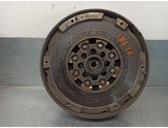 Recambio de volante motor para mercedes-benz clase c (w203) berlina 2.2 cdi cat referencia OEM IAM A6460300505X  