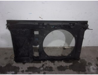 Recambio de calandra delantera de radiador para citroën c4 berlina 1.6 16v hdi fap referencia OEM IAM 7104GG DE FIBRA 