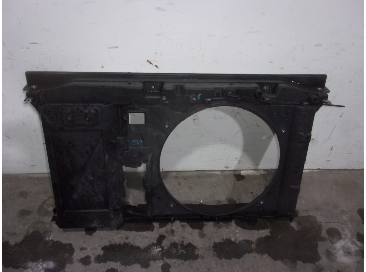 Recambio de calandra delantera de radiador para citroën c4 berlina 1.6 16v hdi fap referencia OEM IAM 7104GG DE FIBRA 