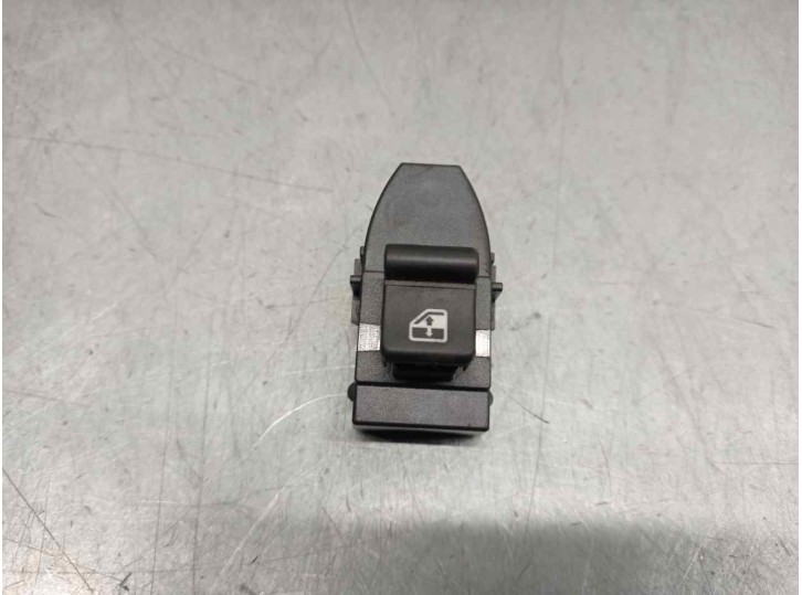 Replacement rear right window lift switch for Alfa Romeo Giulietta (191) 2.0 JTDM OEM IAM reference 156094790 