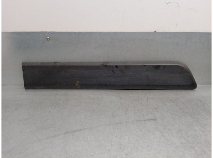 Recambio de molduras delanteras para citroën nemo 1.3 hdi fap referencia OEM IAM 1308823070 