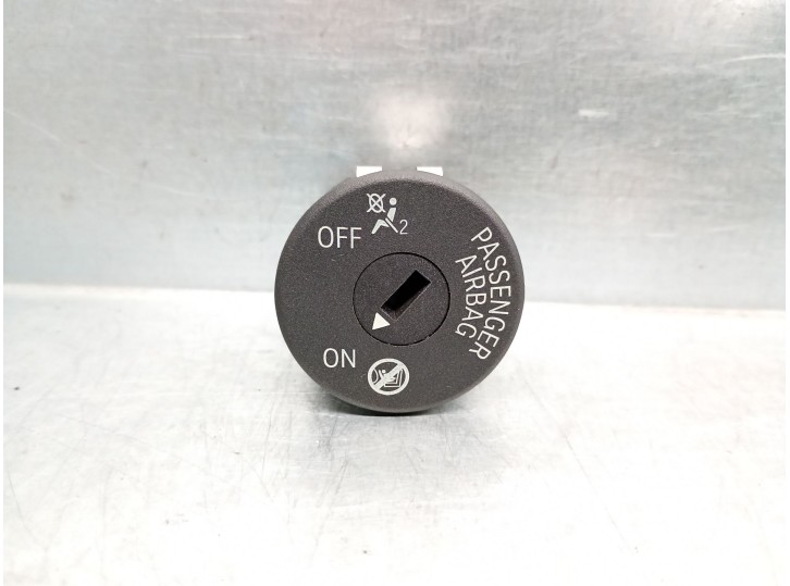 Recambio de interruptor para bmw x1 (f48) sdrive 18 d referencia OEM IAM 9326501 61319483731 