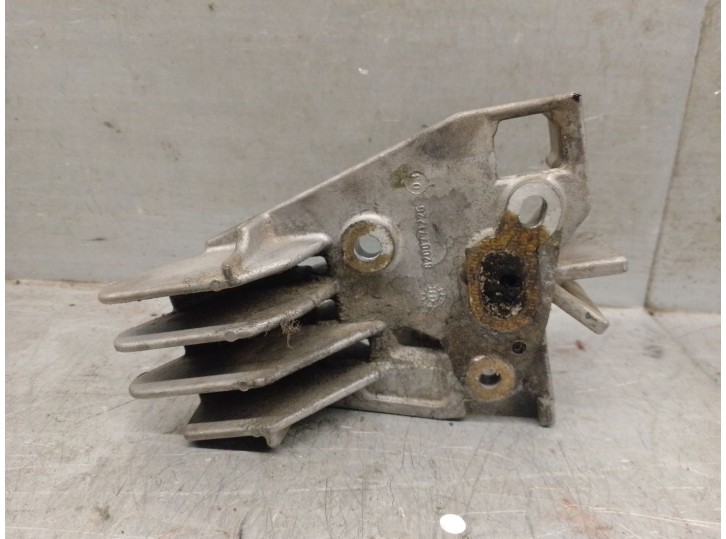 Recambio de soporte motor para dacia sandero 1.5 dci diesel fap cat referencia OEM IAM 8200771226 8200771226 