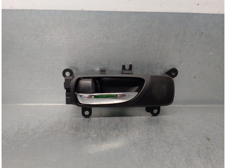 Recambio de maneta interior trasera izquierda para lexus is 200 (ds2/is2) d-cat referencia OEM IAM 6774053010 4 PUERTAS
