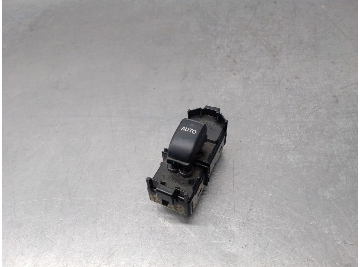 Recambio de mando elevalunas delantero derecho para lexus is 200 (ds2/is2) d-cat referencia OEM IAM 8403053020 