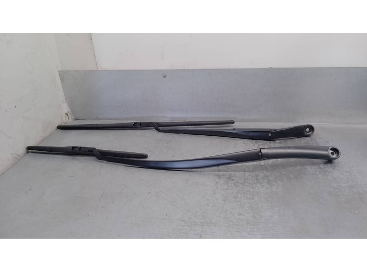 Recambio de brazo limpia delantero derecho para kia xceed 1.0 tgdi cat referencia OEM IAM 98311J7000 