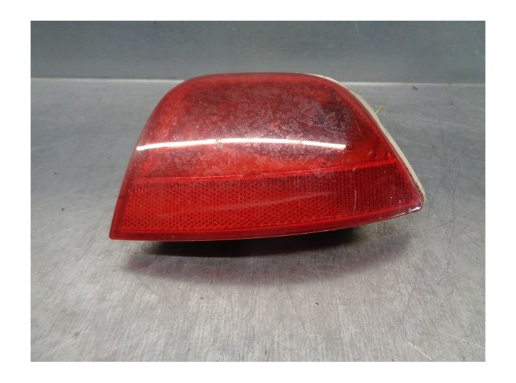 Replacement rear left fog light for Ford Focus Saloon (CAK) Ambiente OEM IAM reference 1M5115K273A 5 DOORS