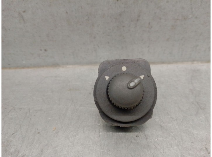 Recambio de mando retrovisor para peugeot bipper (aa_) 1.4 hdi referencia OEM IAM 6490H1 6490H1 