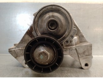 Replacement alternator bracket for Peugeot 307 (S1) 2.0 HDI CAT OEM IAM reference 9636301380 