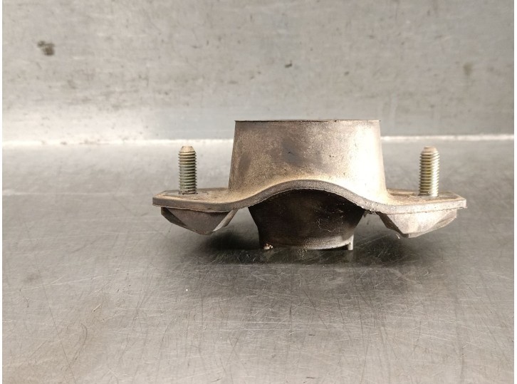 Replacement right engine mount for Citroën Saxo 1.1 OEM IAM reference M81062 184399 