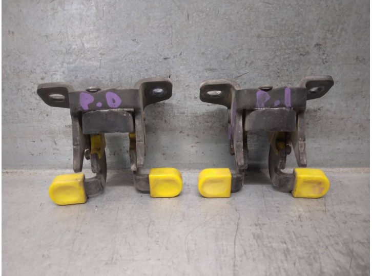 Replacement tailgate hinge for Fiat Doblo 1.3 16v JTD CAT OEM IAM reference 51810516 51810517 