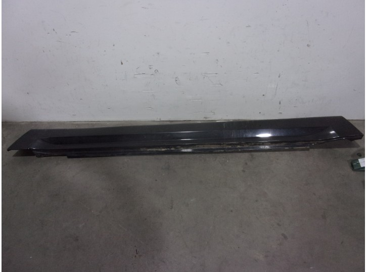 Recambio de faldon lateral para jeep gr. cherokee (wh) 3.0 crd cat referencia OEM IAM 5030000AC NEGRO TEXTURADO 