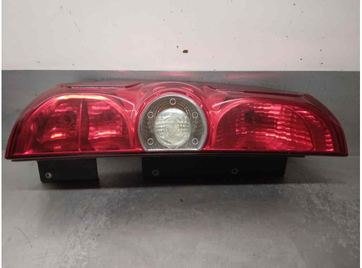 Replacement left rear light for Fiat Doblo 1.3 16v JTD CAT OEM IAM reference 00518106740 02038099900010 5 DOORS