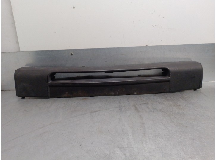 Recambio de molduras delanteras para citroën xsara picasso 1.6 hdi 90 sx referencia OEM IAM 9650211877  