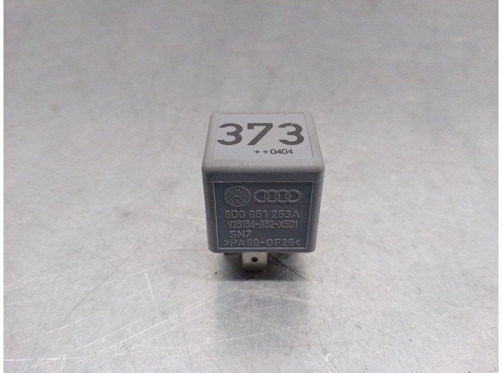 Recambio de rele para audi a6 berlina (4b2) 1.9 tdi referencia OEM IAM 8D0951253A  