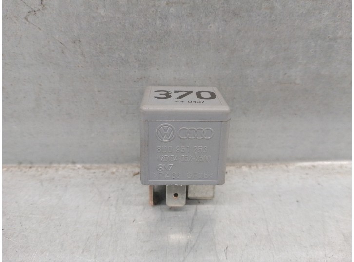 Recambio de rele para audi a6 berlina (4b2) 1.9 tdi referencia OEM IAM 8D0951253 