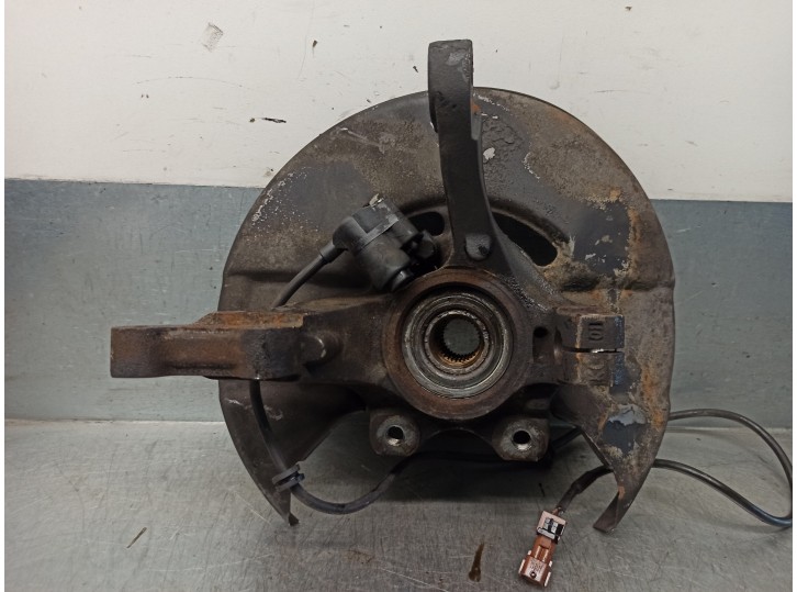 Recambio de mangueta delantera derecha para saab 9-5 berlina 2.0 cat referencia OEM IAM 90490136  