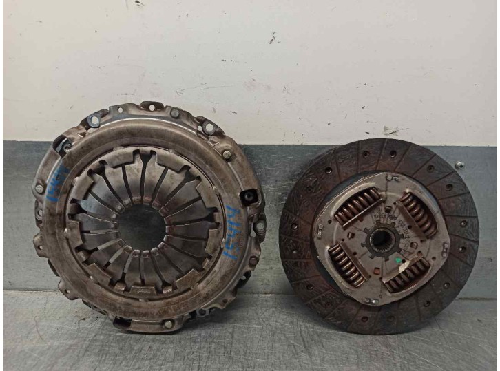 Recambio de kit embrague para renault kangoo 1.5 dci diesel referencia OEM IAM 8200527569 1019608 VALEO