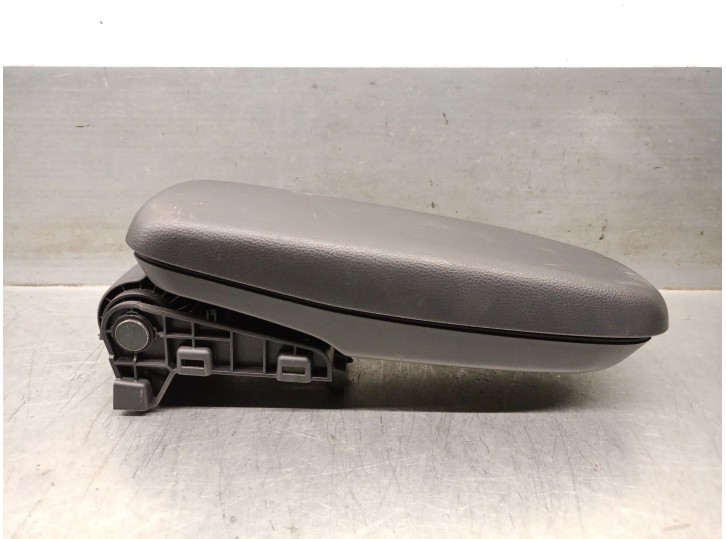 Recambio de apoyabrazos central para toyota yaris (_p21_, _pa1_, _ph1_) 1.5 hybrid (mxph11) referencia OEM IAM 58961K0020 58905K