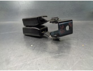 Recambio de enganche cinturon para saab 9-3 sport hatch aero referencia OEM IAM 12794564  TRAS DER CEN.