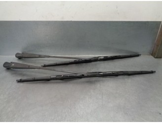 Recambio de brazo limpia delantero derecho para iveco daily caja cerrada (1989 =>) 2.5 diesel referencia OEM IAM 98443364  