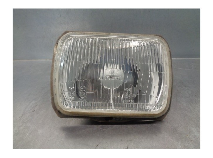 Recambio de faro derecho para daihatsu rocky todoterreno referencia OEM IAM 8111087636000 02108R20 