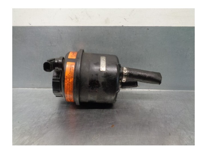 Recambio de deposito liquido direccion para iveco daily caja cerrada (1989 =>) 2.5 diesel referencia OEM IAM 7632472445 8188037 