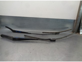 Recambio de brazo limpia delantero derecho para seat arona fr referencia OEM IAM 6F1955410A  