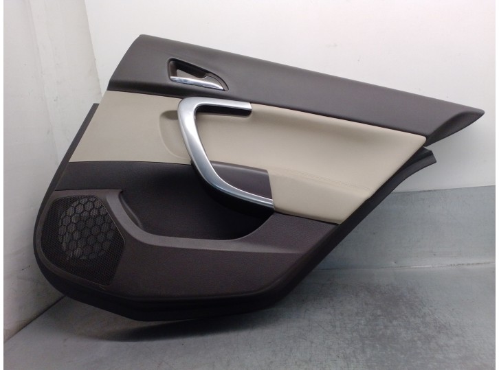 Recambio de guarnecido puerta trasera derecha para opel insignia a (g09) 2.0 cdti 4x4 (68) referencia OEM IAM 13327690 5 PUERTA