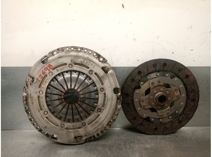 Recambio de kit embrague para volkswagen taigo (cs1) 1.0 tsi referencia OEM IAM 05C141025A 05C141015 163082002806 SACHS