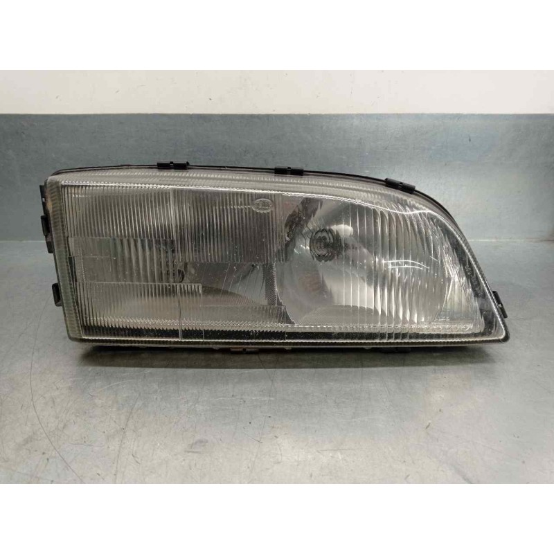 Recambio de faro derecho para volvo s70 berlina 2.5 20v cat referencia OEM IAM 8628399  4 PUERTAS