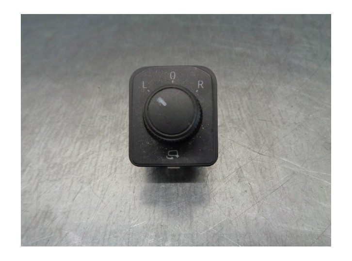 Recambio de mando retrovisor para seat arona fr referencia OEM IAM 6F0959565  