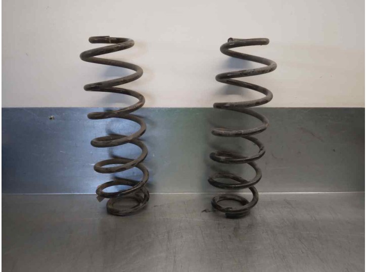 Recambio de muelle amortiguacion para seat arona fr referencia OEM IAM 2Q0411105AD 