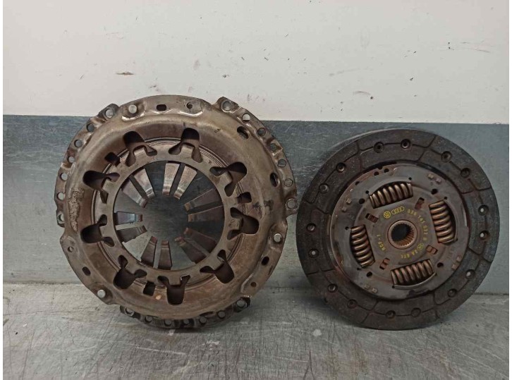 Replacement clutch kit for Seat Ibiza (6L1) Cool OEM IAM reference 036141026K 