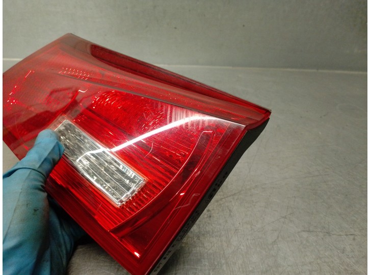 Replacement rear right tail light for Lexus IS 200 (DS2/IS2) D-CAT OEM IAM reference 8158153070 4-DOOR HATCHBACK