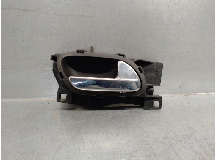 Replacement front right interior door handle for Citroën C4 saloon 1.6 HDi CAT (9HY / DV6TED4) OEM IAM reference 96435310VD 