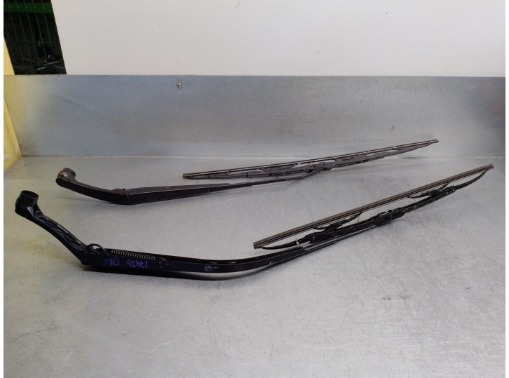 Recambio de brazo limpia delantero derecho para mitsubishi asx (ga0w) 1.6 cat referencia OEM IAM 8250A171 8250A172 