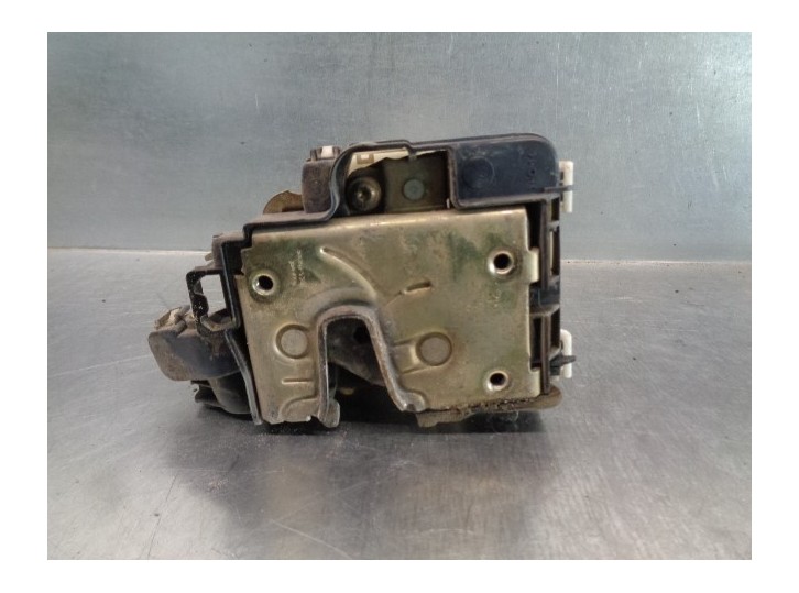 Recambio de cerradura puerta trasera derecha para vento (1h1) 1991-1999 vento 1.9d vento 1.9d (1991 - 1995) referencia OEM IAM 