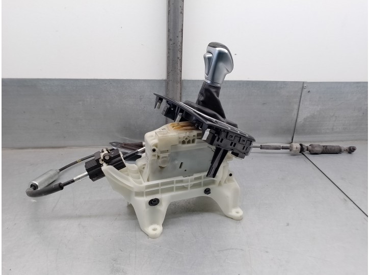 Recambio de palanca cambio para hyundai ioniq referencia OEM IAM 46700XXXXX  